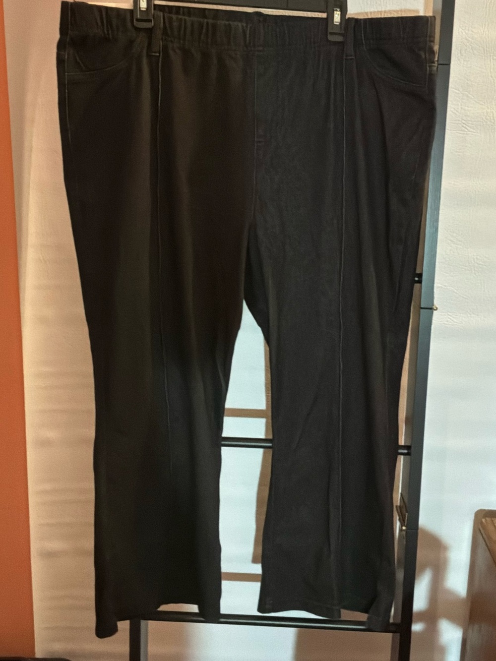 🌙✨🏷️ Women’s Black Pull-On Capri Pants with Front Seams XL - Picture 2 of 15